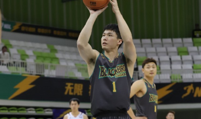 宝威体育官方入口-首秀仅得1分！网红球员终于登场，没打就进全明星